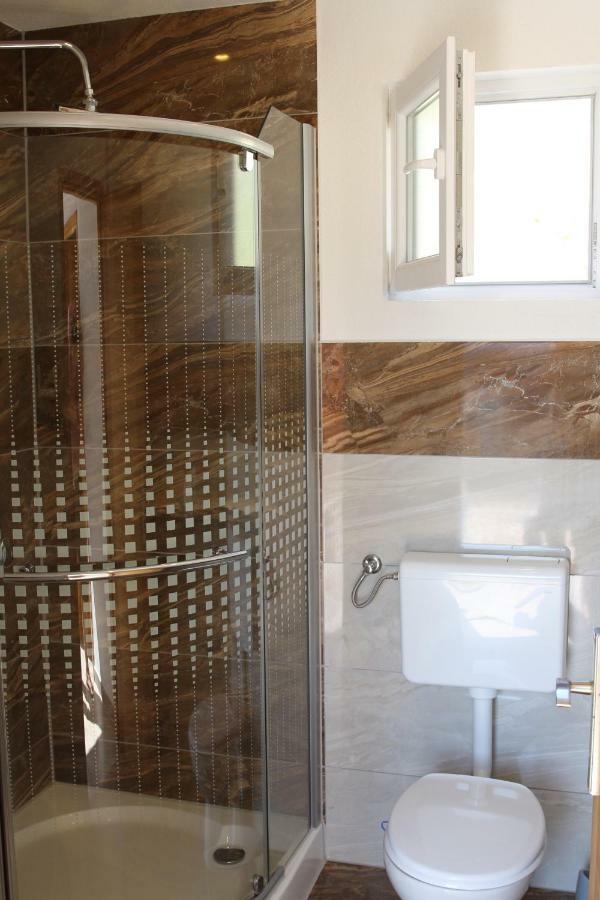 Apartmani Subasic Pag Town Exterior foto